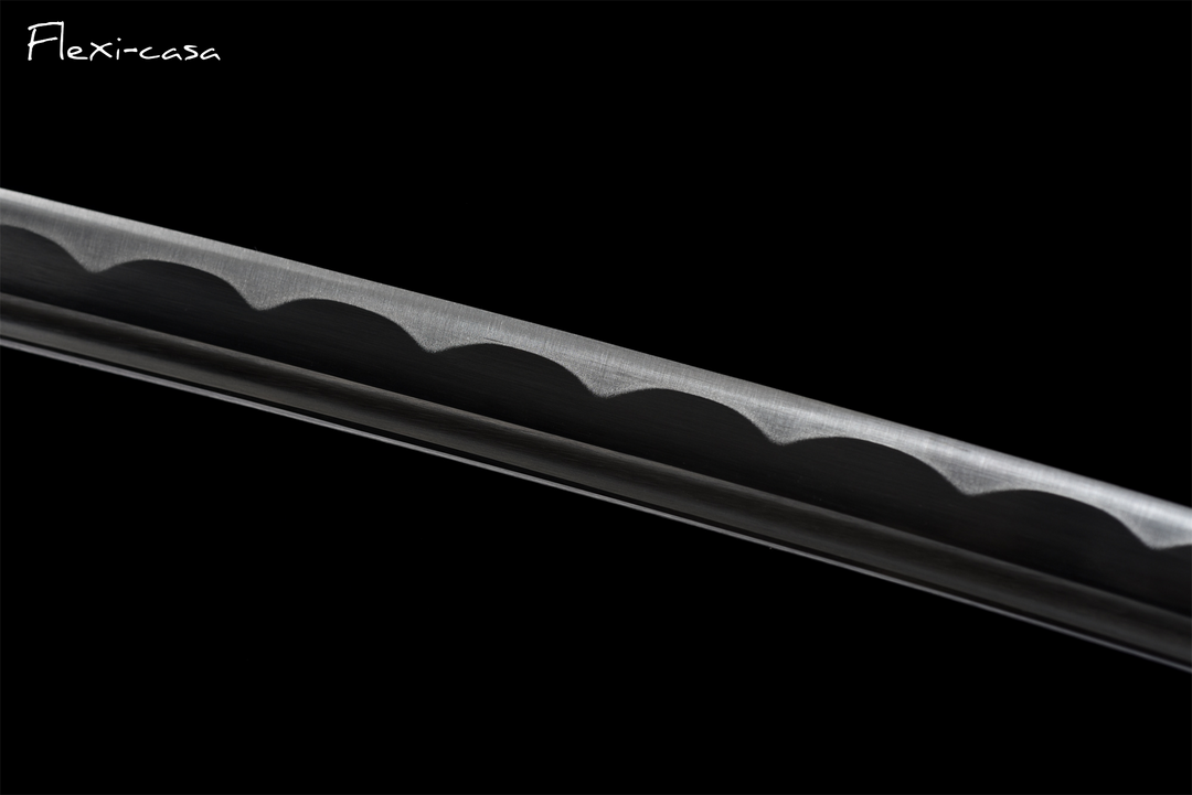 Hand-Forged Black Katana – 1060 High Carbon Steel, Gold Handle, Lacquered Scabbard